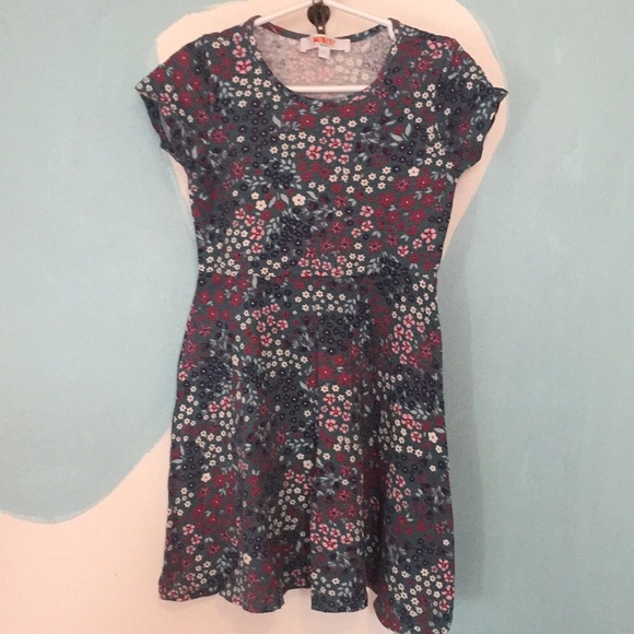 Girls size 5 / 6 floral casual short sleeve dress - Picture 14 of 14